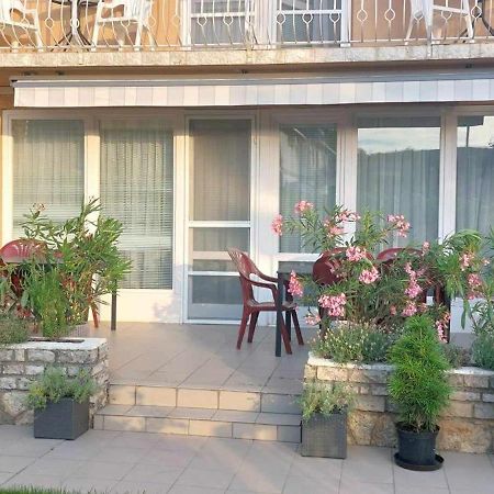 Siesta Apartmanhaz Balatonfuered Ngoại thất bức ảnh