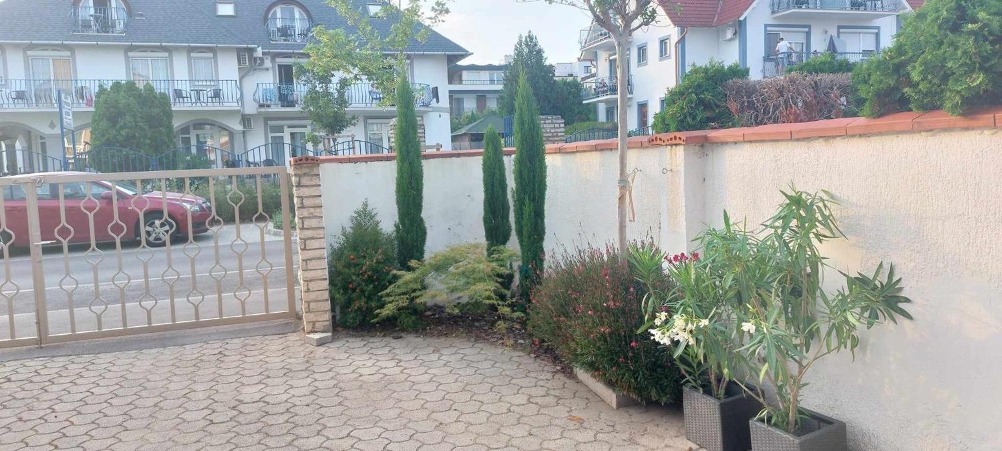 Siesta Apartmanhaz Balatonfuered Ngoại thất bức ảnh