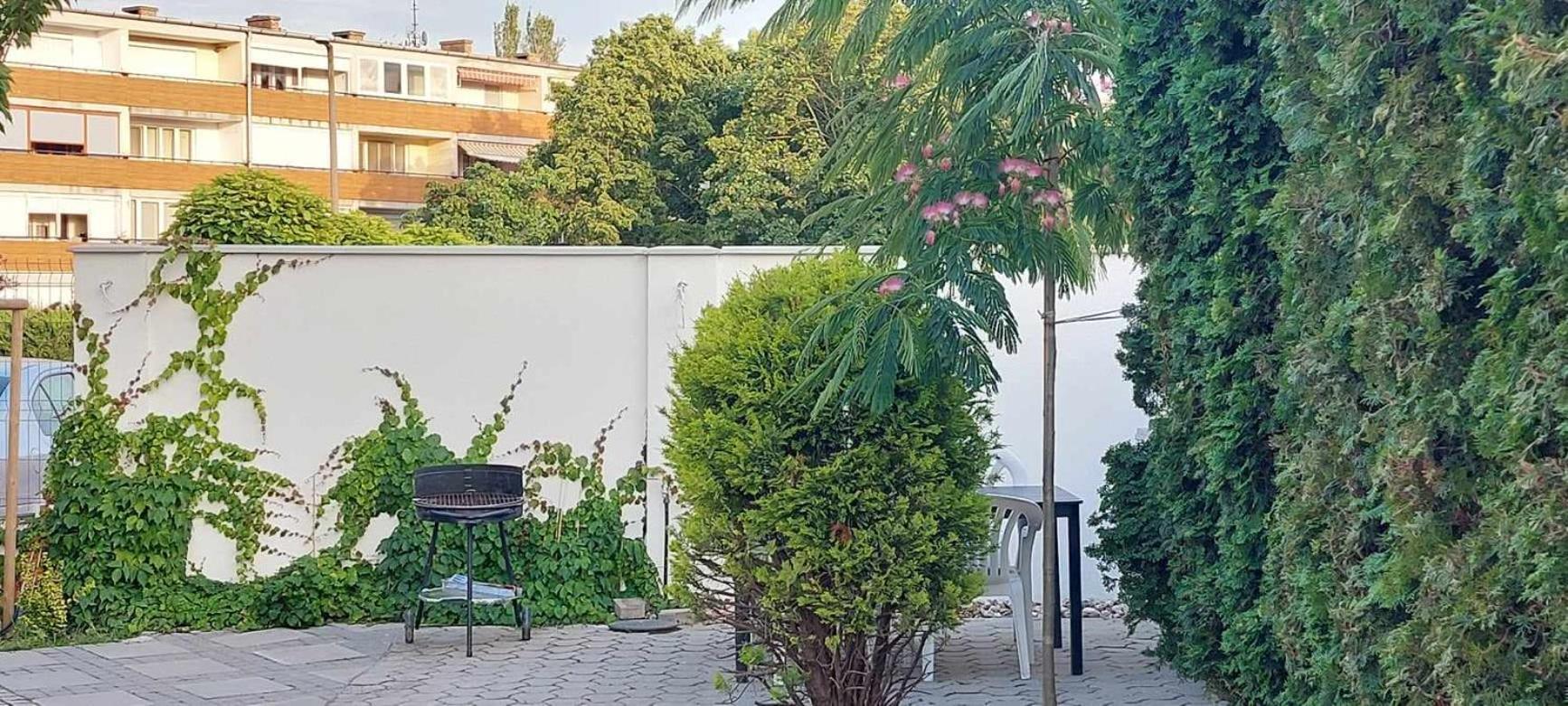 Siesta Apartmanhaz Balatonfuered Ngoại thất bức ảnh