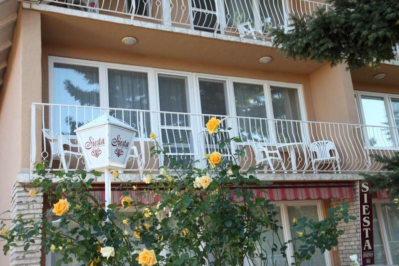 Siesta Apartmanhaz Balatonfuered Ngoại thất bức ảnh